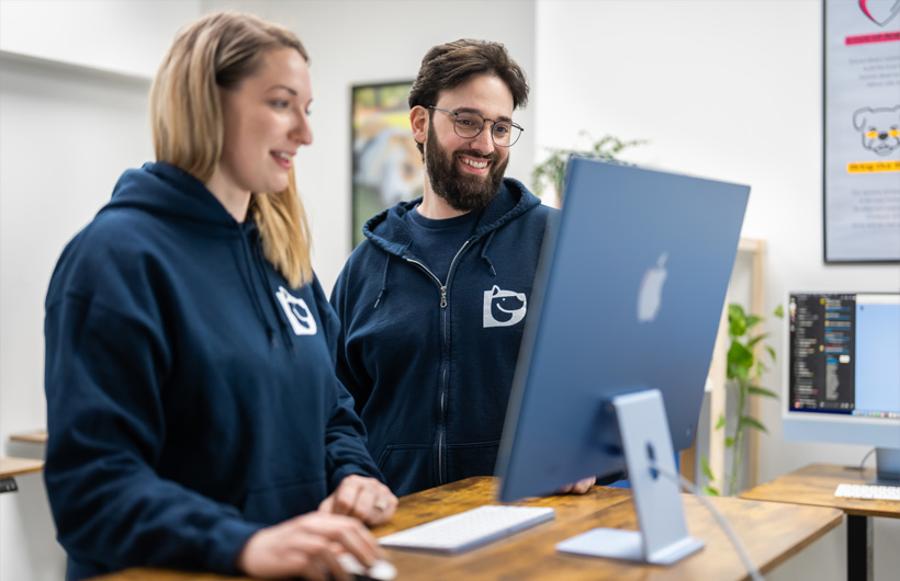 Na prostorném displeji iMacu vidí provozní manažeři na první pohled všechny podrobnosti k danému dni.