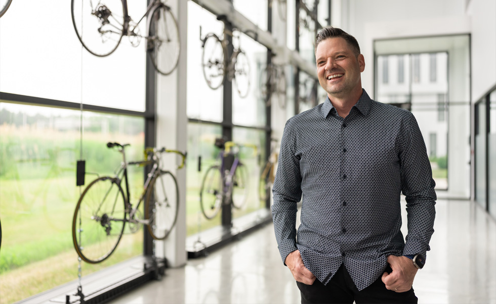 La tecnología de Apple ayuda al CEO Marc-André Lebeau a mantener su negocio accesible, eficiente y preparado para seguir creciendo.