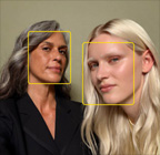 La funcionalidad Encuadre Centrado para fotos en uso destaca los rostros de las personas