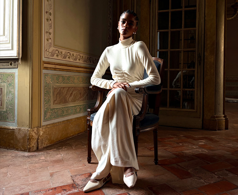 Fotografie a unei persoane realizată cu modul cameră pentru luminozitate scăzută